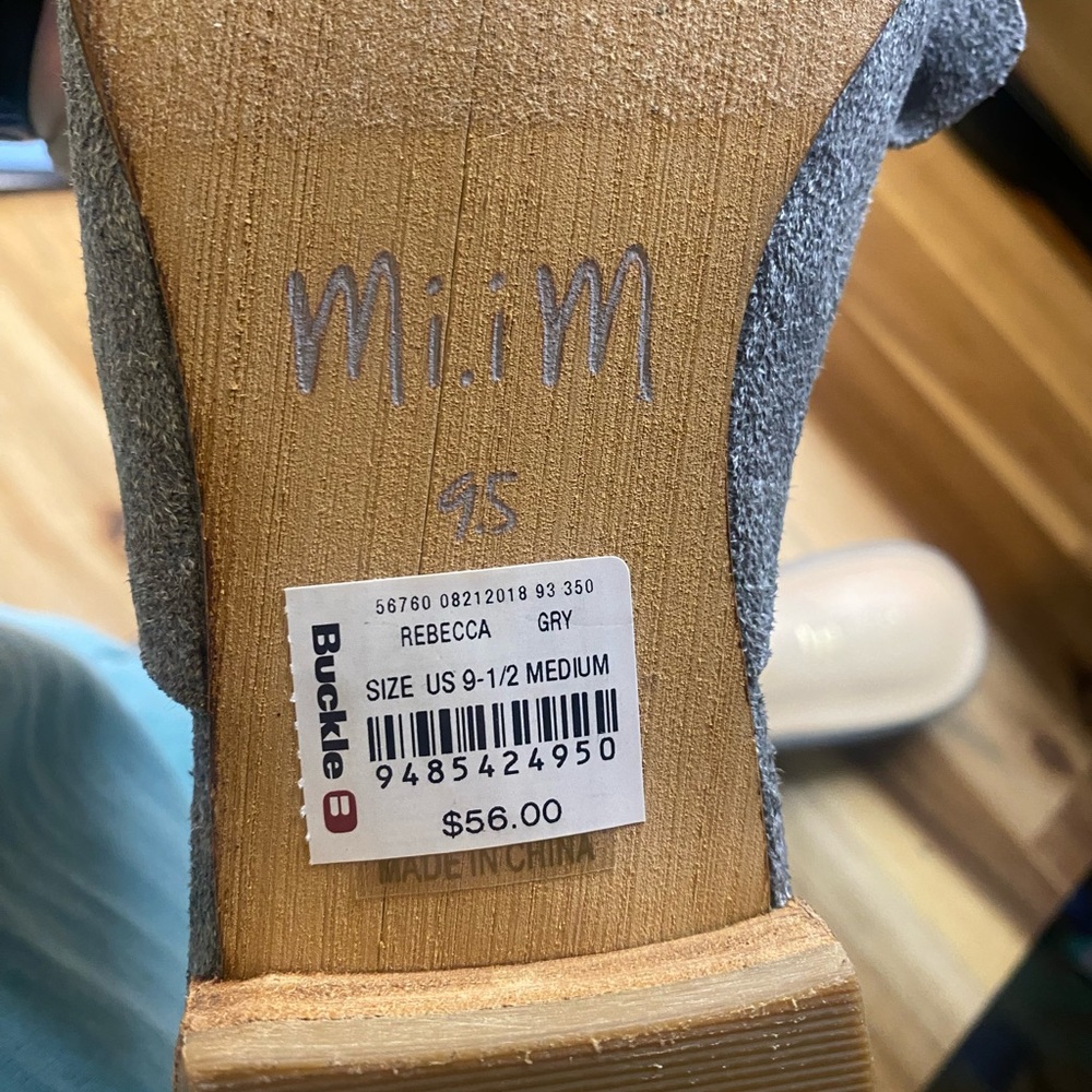 LIKE NEW from Buckle | size 9.5 | loafers - Picture 3 of 3